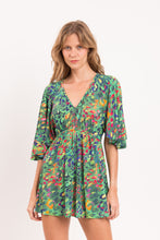 Laad de afbeelding in de Gallery-viewer, Model Front: Rio De Sol Mini Dress Wilds Mini Dress