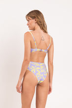 Laad de afbeelding in de Gallery-viewer, Image 09: Rio De Sol Set Set Glow Bandeau-Joy Hotpants
