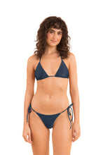 Laad de afbeelding in de Gallery-viewer, Model Front: Rio De Sol Set Set Shark Tri-Inv Cheeky-Tie
