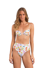 Laad de afbeelding in de Gallery-viewer, Model Front: Rio De Sol Top Top Countryside Kyra
