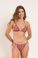 Laad de afbeelding in de Gallery-viewer, Model Front: Rio De Sol Top Top Dune Frufru
