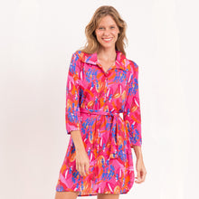 Laad de afbeelding in de Gallery-viewer, Gallery: Rio De Sol Shirtdress Flavors Chemise

