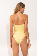 Laad de afbeelding in de Gallery-viewer, Model Back: Rio De Sol One-Piece Drift-Butterglow Tube-Op
