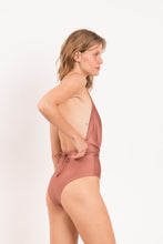 Laad de afbeelding in de Gallery-viewer, Image 08: Rio De Sol One-Piece Shimmer-Copper New Vegas
