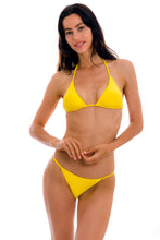 Laad de afbeelding in de Gallery-viewer, Model Front: Rio De Sol Bottom Bottom Uv-Melon Cheeky-Fixa
