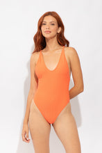 Laad de afbeelding in de Gallery-viewer, Model Front: Rio De Sol One-Piece Tribu-Flow Sunny
