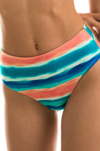 Laad de afbeelding in de Gallery-viewer, Gallery: Rio De Sol Bottom Bottom Upbeat Reto Hotpant
