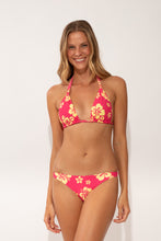Laad de afbeelding in de Gallery-viewer, Model Front: Wednesday In Hawaii By Rio De Sol Bottom Bottom Pua-Guava Oahu
