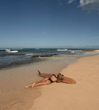 Laad de afbeelding in de Gallery-viewer, Lava Surf
