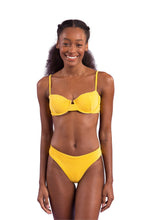 Laad de afbeelding in de Gallery-viewer, Model Front: Rio De Sol Set Set Malibu-Yellow Balconet Ciao
