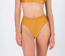 Laad de afbeelding in de Gallery-viewer, Gallery: Rio De Sol Bottom Bottom Damasco Hotpants

