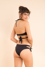 Laad de afbeelding in de Gallery-viewer, Image 12: Rio De Sol Set Set Dots-Black Kate Madrid
