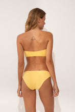 Laad de afbeelding in de Gallery-viewer, Model Back: Wednesday In Hawaii By Rio De Sol Bottom Bottom Lilikoi Waikiki

