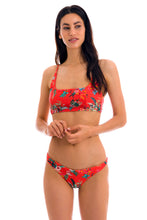 Laad de afbeelding in de Gallery-viewer, Model Front: Rio De Sol Top Top Wildflowers Bra-Sport
