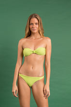 Laad de afbeelding in de Gallery-viewer, Image 12: Rio De Sol Set Set Bora-Citrus Bandeau-Joy Leblon
