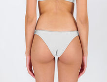 Laad de afbeelding in de Gallery-viewer, Image 06: Rio De Sol Bottom Bottom Shimmer-White Essential
