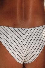 Laad de afbeelding in de Gallery-viewer, Image 12: Rio De Sol Bottom Bottom Linea-White Cheeky-Tie
