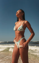 Laad de afbeelding in de Gallery-viewer, Image 09: Wednesday In Hawaii By Rio De Sol Top Top Pua-Valley Ana
