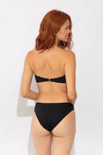 Laad de afbeelding in de Gallery-viewer, Model Back: Rio De Sol Bottom Bottom Solar-Black Essential-Comfy
