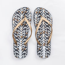 Laad de afbeelding in de Gallery-viewer, Product Front: Rio De Sol Flip-Flop Ikat Slim
