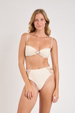 Laad de afbeelding in de Gallery-viewer, Image 05: Rio De Sol Set Set Malibu-Natural Bandeau-Iris High-Waist-Spin-Iris
