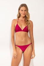 Laad de afbeelding in de Gallery-viewer, Model Front: Rio De Sol Set Set Shimmer-Desejo Tri-Fixo-Noa Cheeky-Noa
