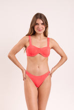 Laad de afbeelding in de Gallery-viewer, Model Front: Rio De Sol Set Set Malibu-Folia Amelia Essential-Comfy

