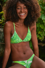 Laad de afbeelding in de Gallery-viewer, Image 06: Rio De Sol Set Set Green-Palms Tri-Fixo Leblon
