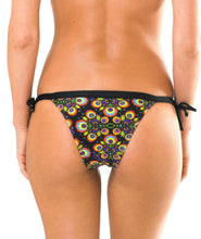 Laad de afbeelding in de Gallery-viewer, Model Back: Rio De Sol Bottom Calcinha Newfolk Cropped Lacinho
