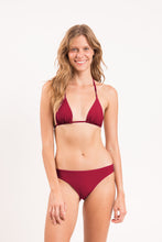 Laad de afbeelding in de Gallery-viewer, Model Front: Rio De Sol Bottom Bottom Touch-Carmim Essential-Comfy

