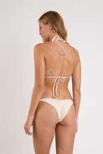 Laad de afbeelding in de Gallery-viewer, Model Back: Rio De Sol Top Top Malibu-Natural Frufru
