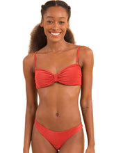 Laad de afbeelding in de Gallery-viewer, Gallery: Rio De Sol Set Set Malibu-Chili Bandeau-Duo Essential
