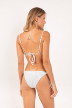 Laad de afbeelding in de Gallery-viewer, Model Back: Rio De Sol Bottom Bottom Linea-White Ibiza-Comfy
