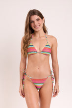 Laad de afbeelding in de Gallery-viewer, Model Front: Rio De Sol Top Top Supercolor Tri-Inv
