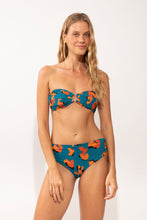 Laad de afbeelding in de Gallery-viewer, Model Front: Rio De Sol Bottom Bottom Luma Amy
