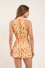 Laad de afbeelding in de Gallery-viewer, Model Back: Rio De Sol Mini Dress Mosaico Low Cut Dress
