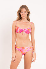 Laad de afbeelding in de Gallery-viewer, Model Front: Rio De Sol Top Top Joyful Balconet-Tie
