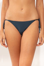 Laad de afbeelding in de Gallery-viewer, Gallery: Rio De Sol Bottom Bottom Shimmer-Shark Lacinho
