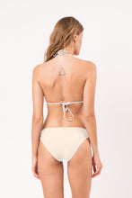 Laad de afbeelding in de Gallery-viewer, Model Back: Rio De Sol Bottom Bottom Touch-Natural Essential-Comfy
