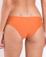 Laad de afbeelding in de Gallery-viewer, Image 05: Rio De Sol Bottom Bottom Ocre Madrid
