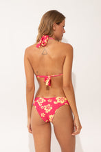 Laad de afbeelding in de Gallery-viewer, Model Back: Wednesday In Hawaii By Rio De Sol Set Set Pua-Guava Mel
