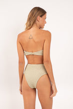 Laad de afbeelding in de Gallery-viewer, Model Back: Rio De Sol Bottom Bottom Brisa-Pistache Hotpants
