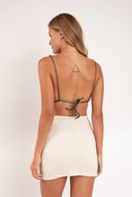 Laad de afbeelding in de Gallery-viewer, Model Back: Rio De Sol Beach Skirt Brisa-Offwhite Rubi Skirt

