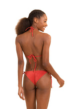Laad de afbeelding in de Gallery-viewer, Model Back: Rio De Sol Bottom Bottom Malibu-Chili Cheeky-Tie

