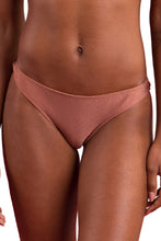 Laad de afbeelding in de Gallery-viewer, Gallery: Rio De Sol Bottom Bottom Shimmer-Copper Essential
