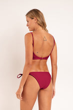 Laad de afbeelding in de Gallery-viewer, Model Back: Rio De Sol Bottom Bottom Touch-Carmim Ibiza-Comfy
