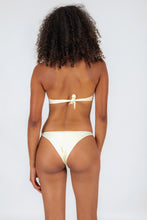 Laad de afbeelding in de Gallery-viewer, Model Back: Rio De Sol Bottom Bottom Off-White Leblon
