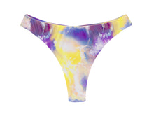 Laad de afbeelding in de Gallery-viewer, Product Front: Rio De Sol Bottom Bottom Tiedye-Purple Fio
