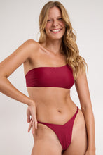 Laad de afbeelding in de Gallery-viewer, Image 10: Rio De Sol Top Top Touch-Carmim Isadora

