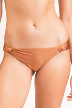 Laad de afbeelding in de Gallery-viewer, Gallery: Rio De Sol Bottom Bottom Nocciola Mel
